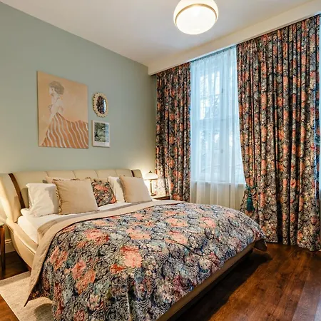 Apartment Old Town By Ecru Gda1 *